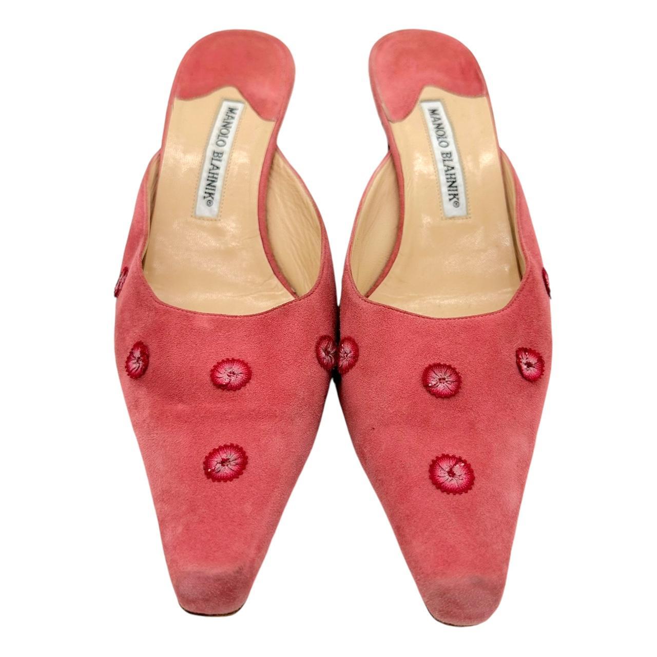 Manolo Blahnik Pink Suede Flower Applique Kitten Heels