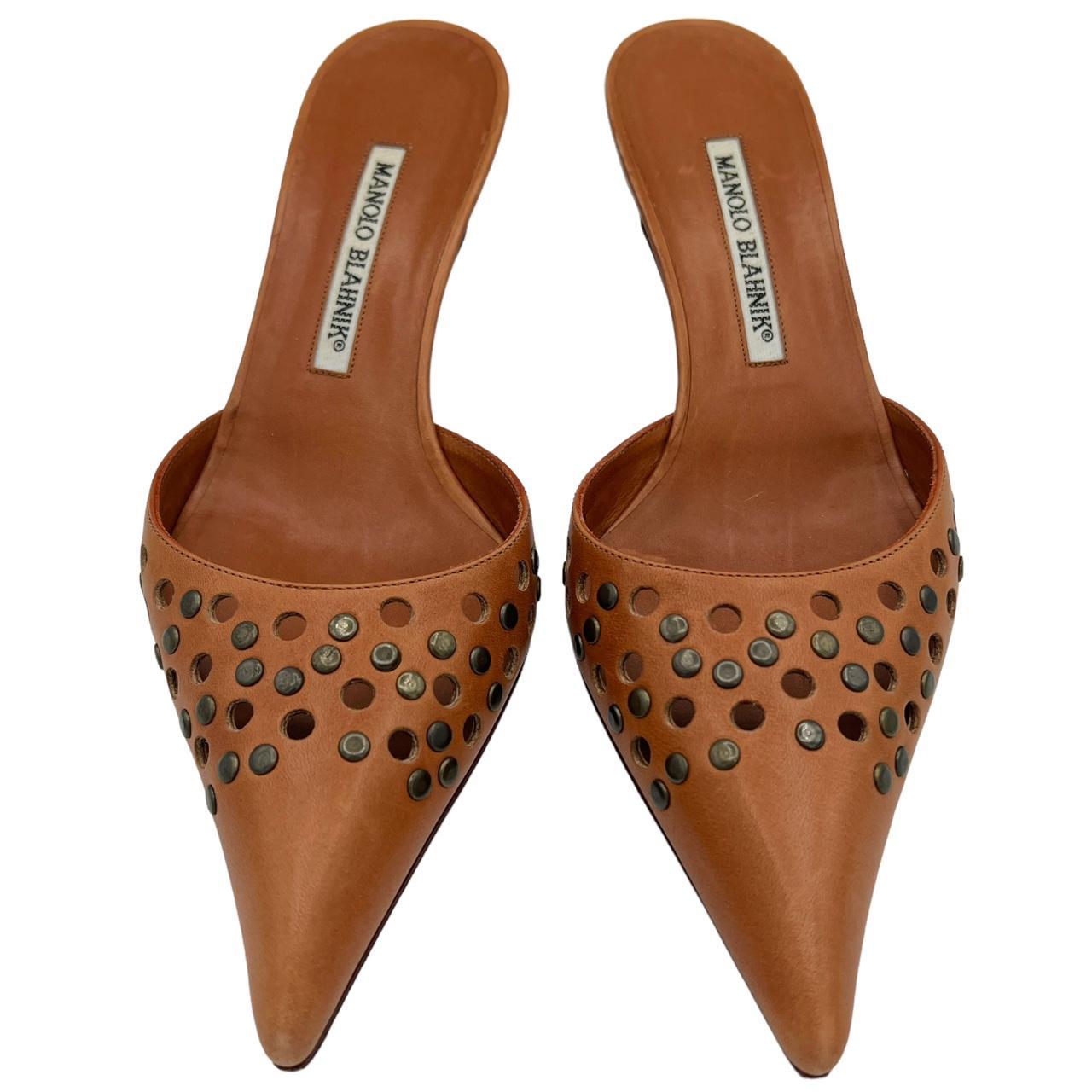 Manolo Blahnik Brown Leather Pointed Toe Kitten Heel Mules