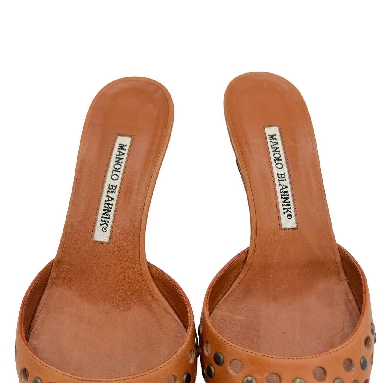Manolo Blahnik Brown Leather Pointed Toe Kitten Heel Mules