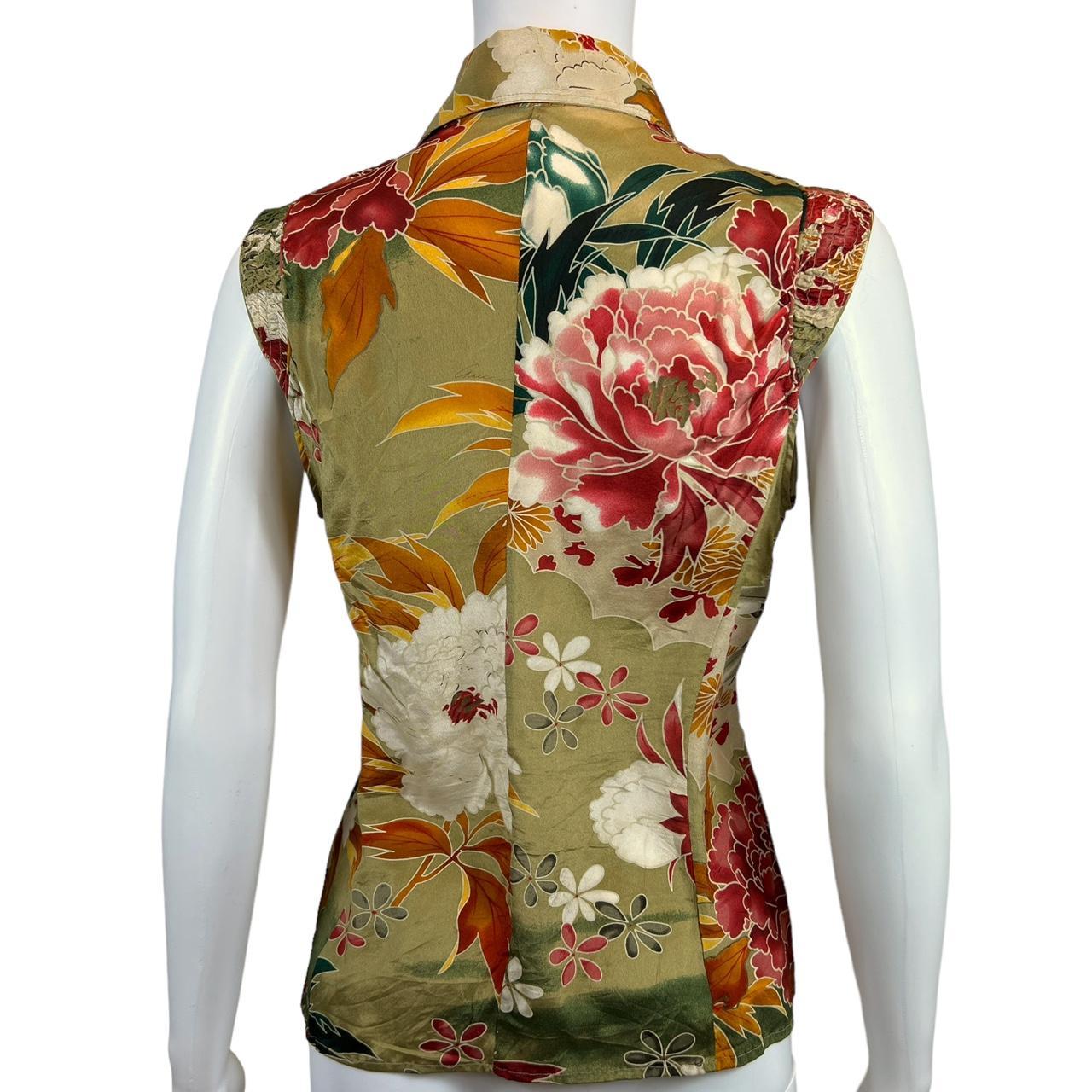 Gucci By Tom Ford S/S 2002 Floral Print Sleeveless Silk Button Up Blouse